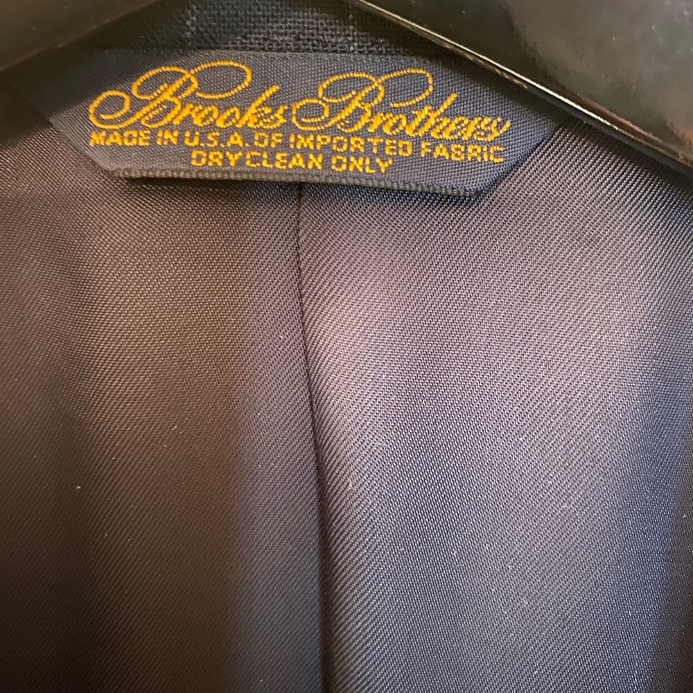 Suit - Picture 3 of 4